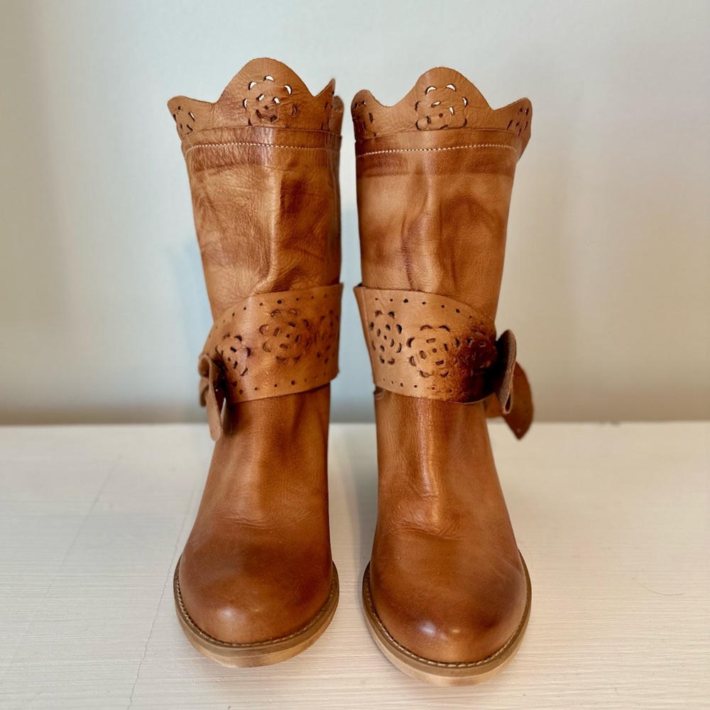 Alissia Vera Gomes Mid Calf Boot